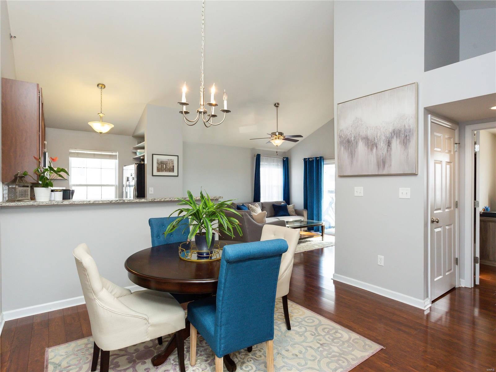 9723 Crayford Road, Unit H St. Louis, MO 63123 - Photo 4 of 27