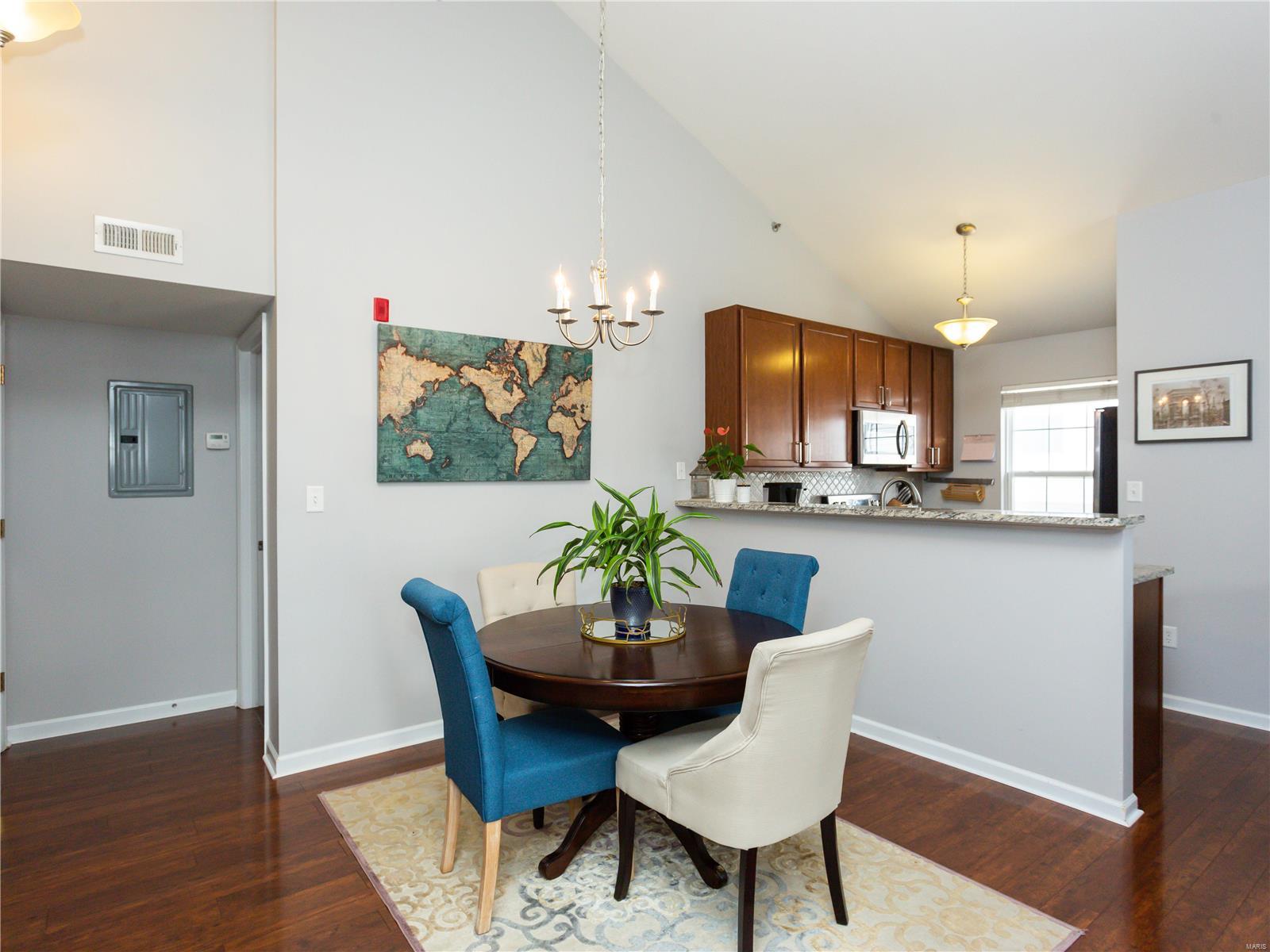 9723 Crayford Road, Unit H St. Louis, MO 63123 - Photo 5 of 27