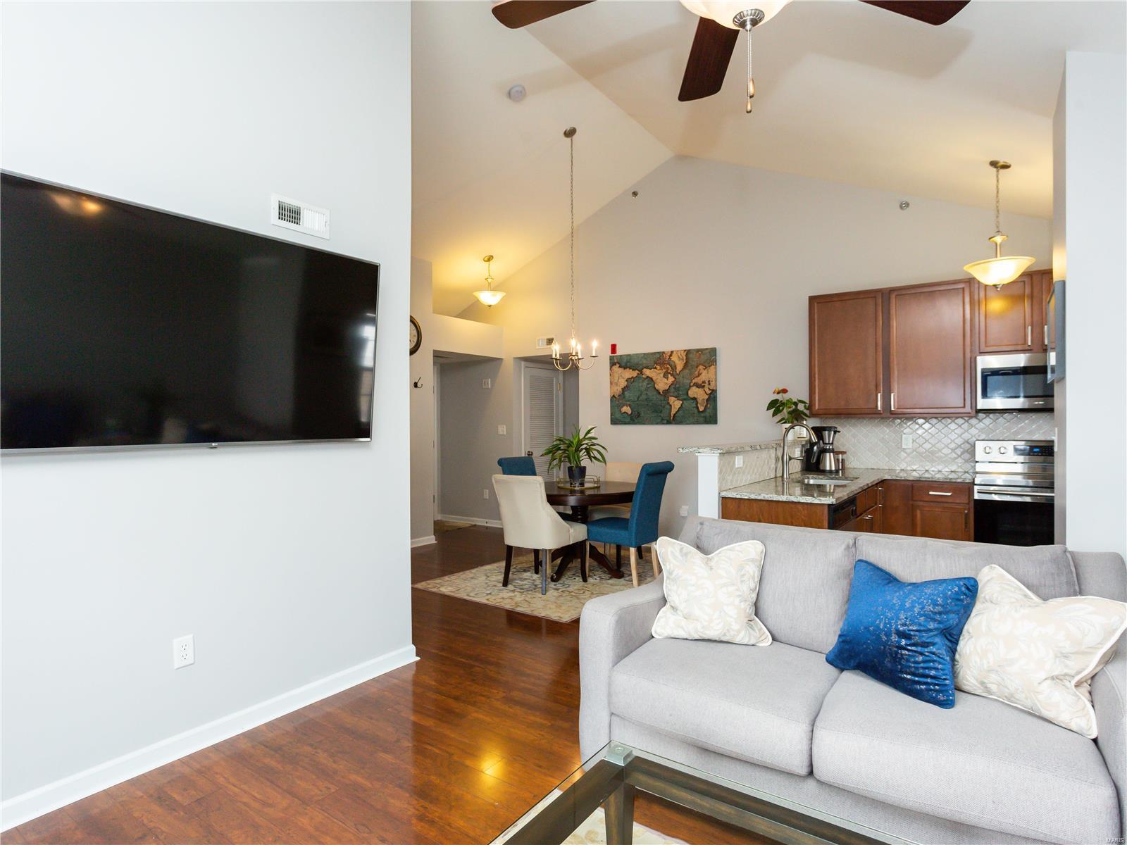 9723 Crayford Road, Unit H St. Louis, MO 63123 - Photo 10 of 27