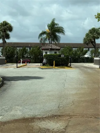 $3,300 | 860 Northeast 207th Terrace, Unit 8106, Miami, FL 33179