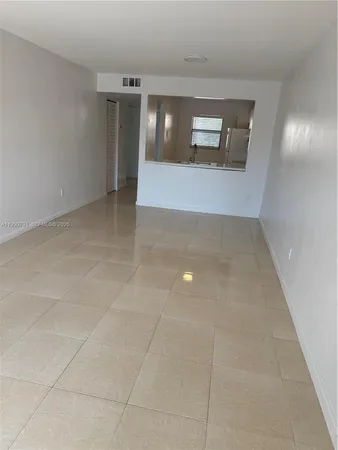$3,300 | 860 Northeast 207th Terrace, Unit 8106, Miami, FL 33179
