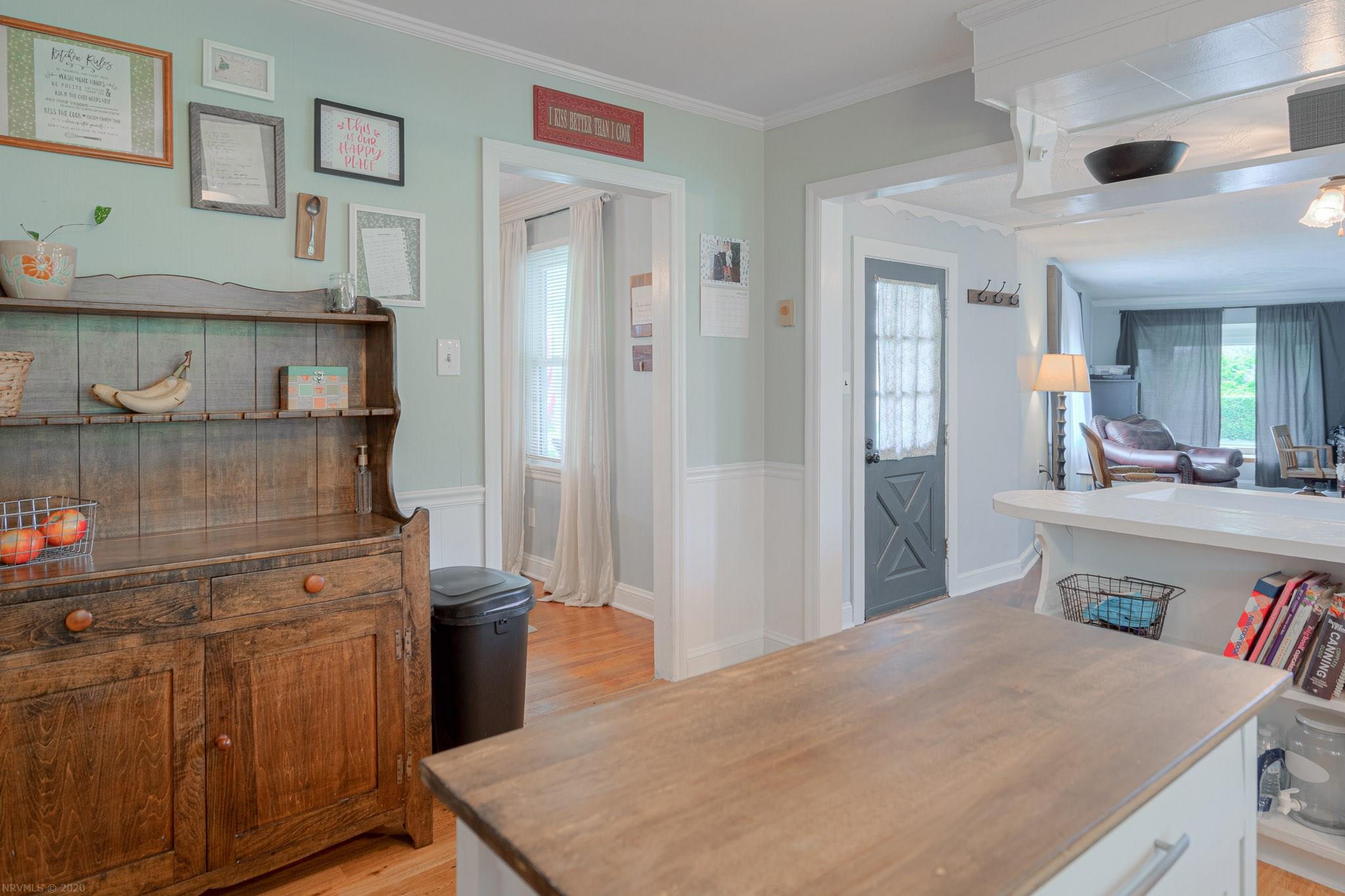 4751 Robinson Tract Road Pulaski, VA 24301 - Photo 12 of 43 Gallery Image 12