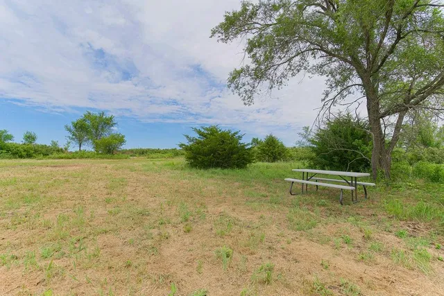 $275,000 | 68-hwy Pleasant Valley Road, Paola, KS 66071