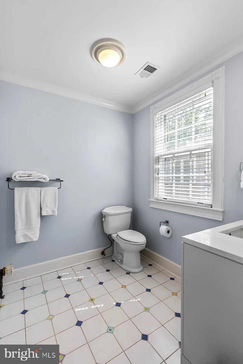 3705 Taylor Street Chevy Chase, MD 20815 - Photo 33 of 72 En-suite bath