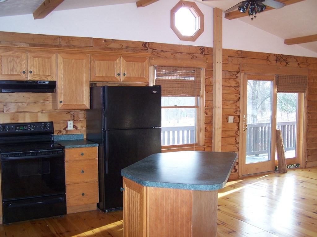 241 Chamberlain Hill Road Barre, MA 01005 - Photo 3 of 33