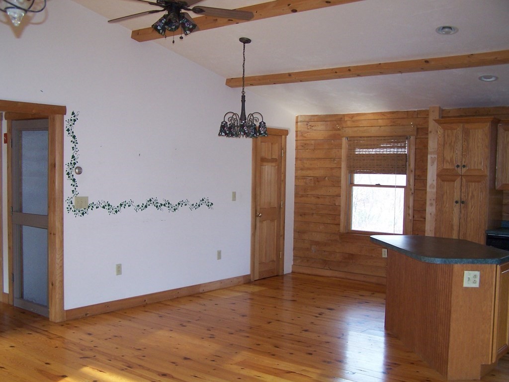 241 Chamberlain Hill Road Barre, MA 01005 - Photo 6 of 33