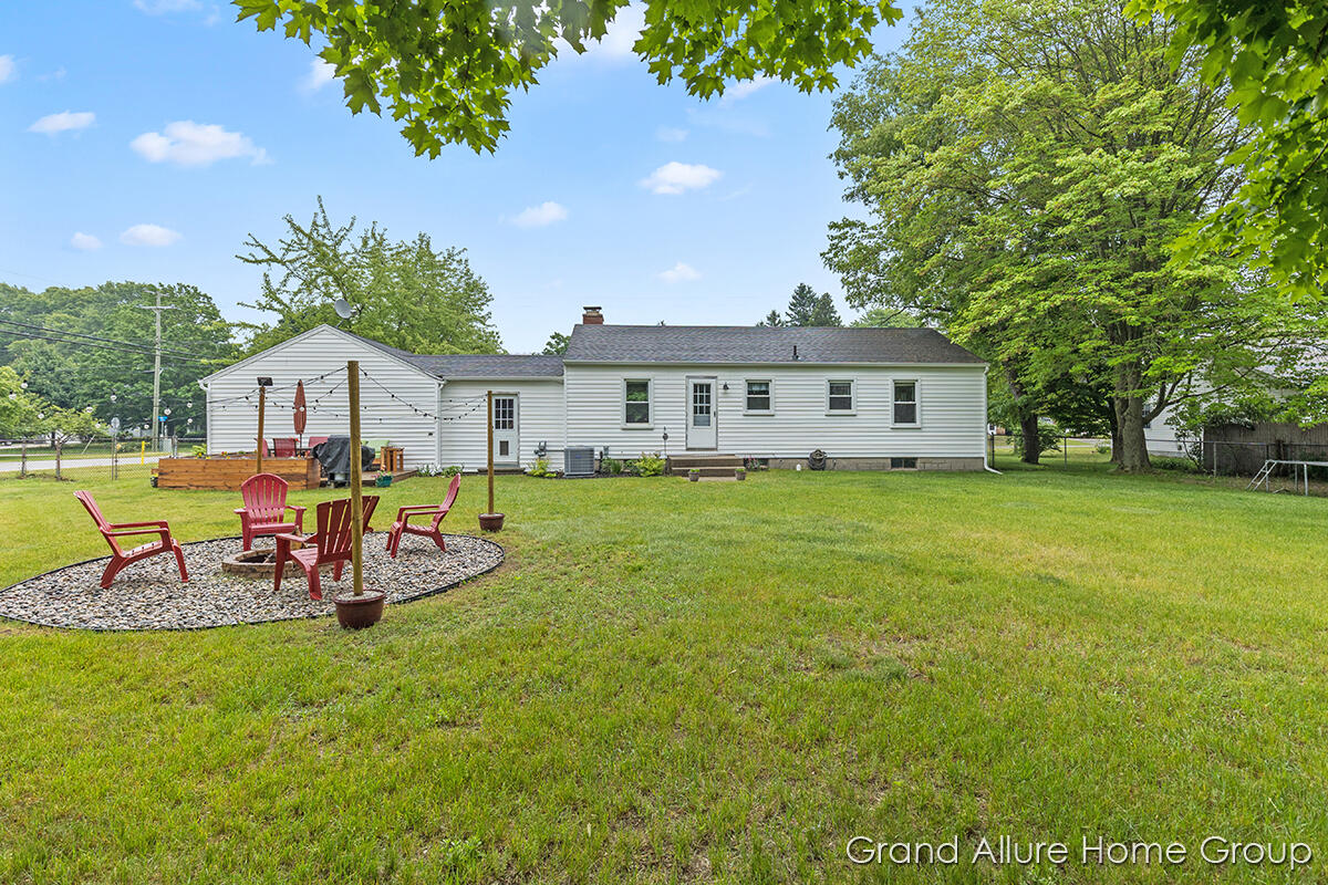 5215 Davis Road Norton Shores, MI 49441 - Photo 18 of 20 IMG_1017