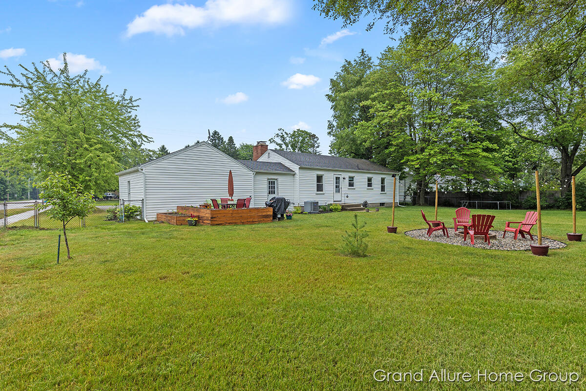 5215 Davis Road Norton Shores, MI 49441 - Photo 19 of 20 IMG_1018