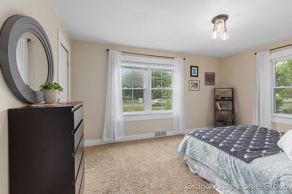 5215 Davis Road Norton Shores, MI 49441 - Photo 10 of 20 IMG_1009
