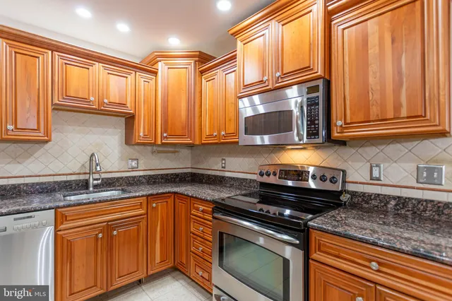 $3,200 | 22 Stone Manor Court, Unit 22, Towson, MD 21204