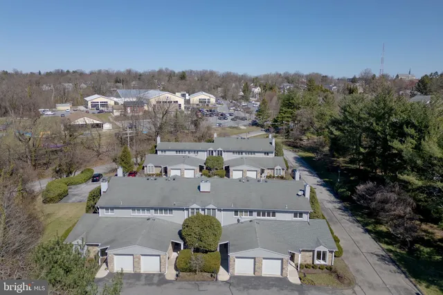 $3,200 | 22 Stone Manor Court, Unit 22, Towson, MD 21204