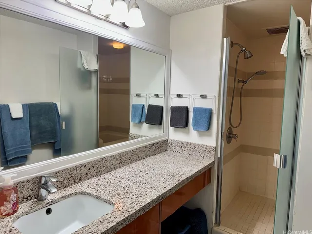 $5,000 | 2440 Kūhiō Avenue, Unit 2105, Honolulu, HI 96815