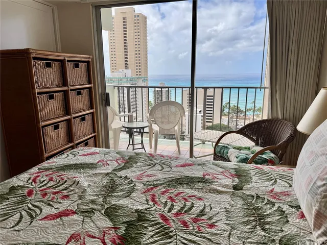 $5,000 | 2440 Kūhiō Avenue, Unit 2105, Honolulu, HI 96815