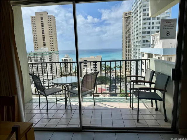 $5,000 | 2440 Kūhiō Avenue, Unit 2105, Honolulu, HI 96815
