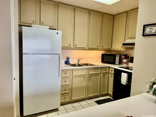 $5,000 | 2440 Kūhiō Avenue, Unit 2105, Honolulu, HI 96815
