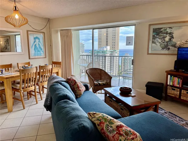 $5,000 | 2440 Kūhiō Avenue, Unit 2105, Honolulu, HI 96815