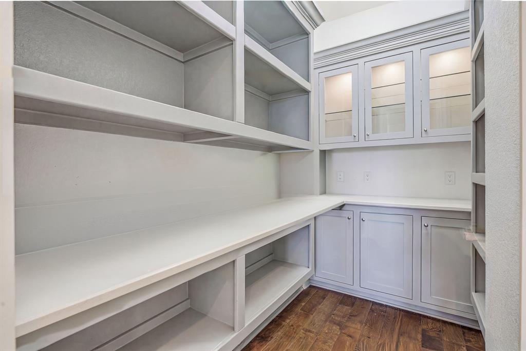 2009 Tree Top Court Granbury, TX 76049 - Photo 17 of 40 a view of cabinets and window