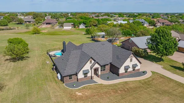 $850,000 | 2009 Tree Top Court, Granbury, TX 76049