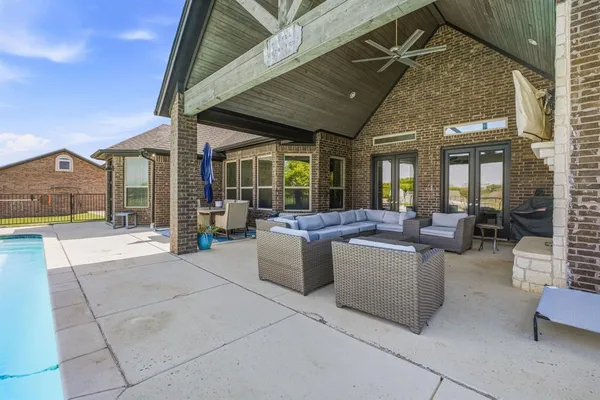 $850,000 | 2009 Tree Top Court, Granbury, TX 76049
