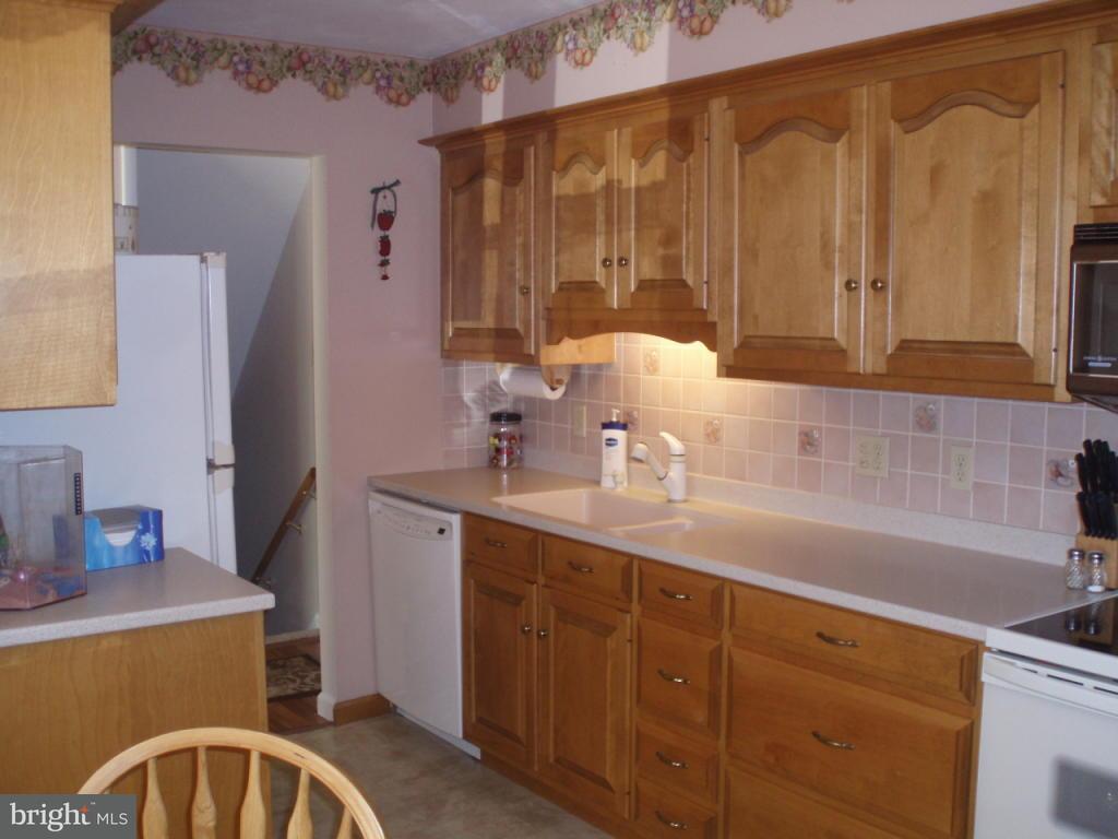 107 Silver Spring Road Landisville, PA 17538 - Photo 8 of 16 Gallery Image 8