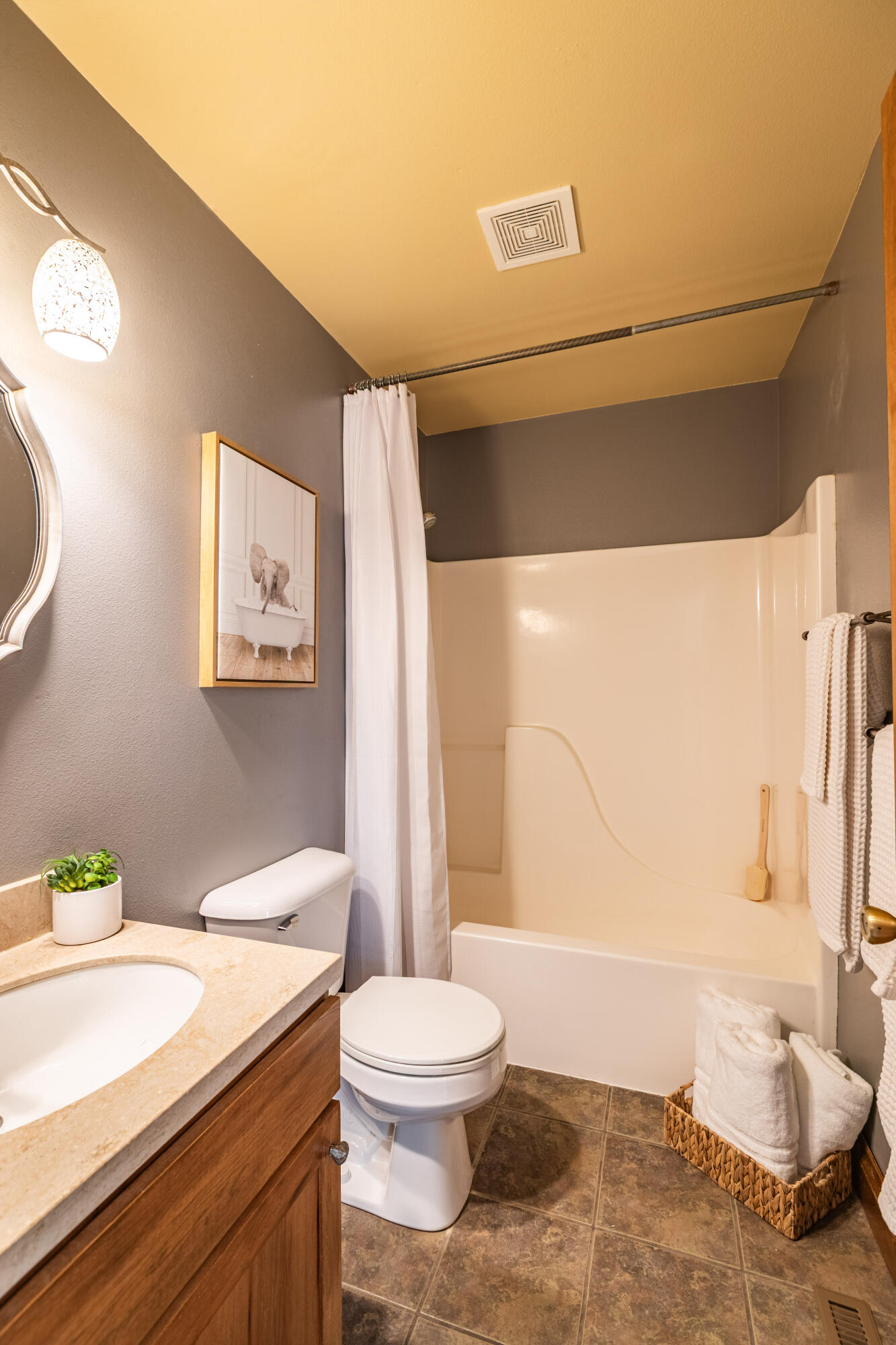 2421 Krause Road Onalaska, WI 54650 - Photo 23 of 31 Main Bath