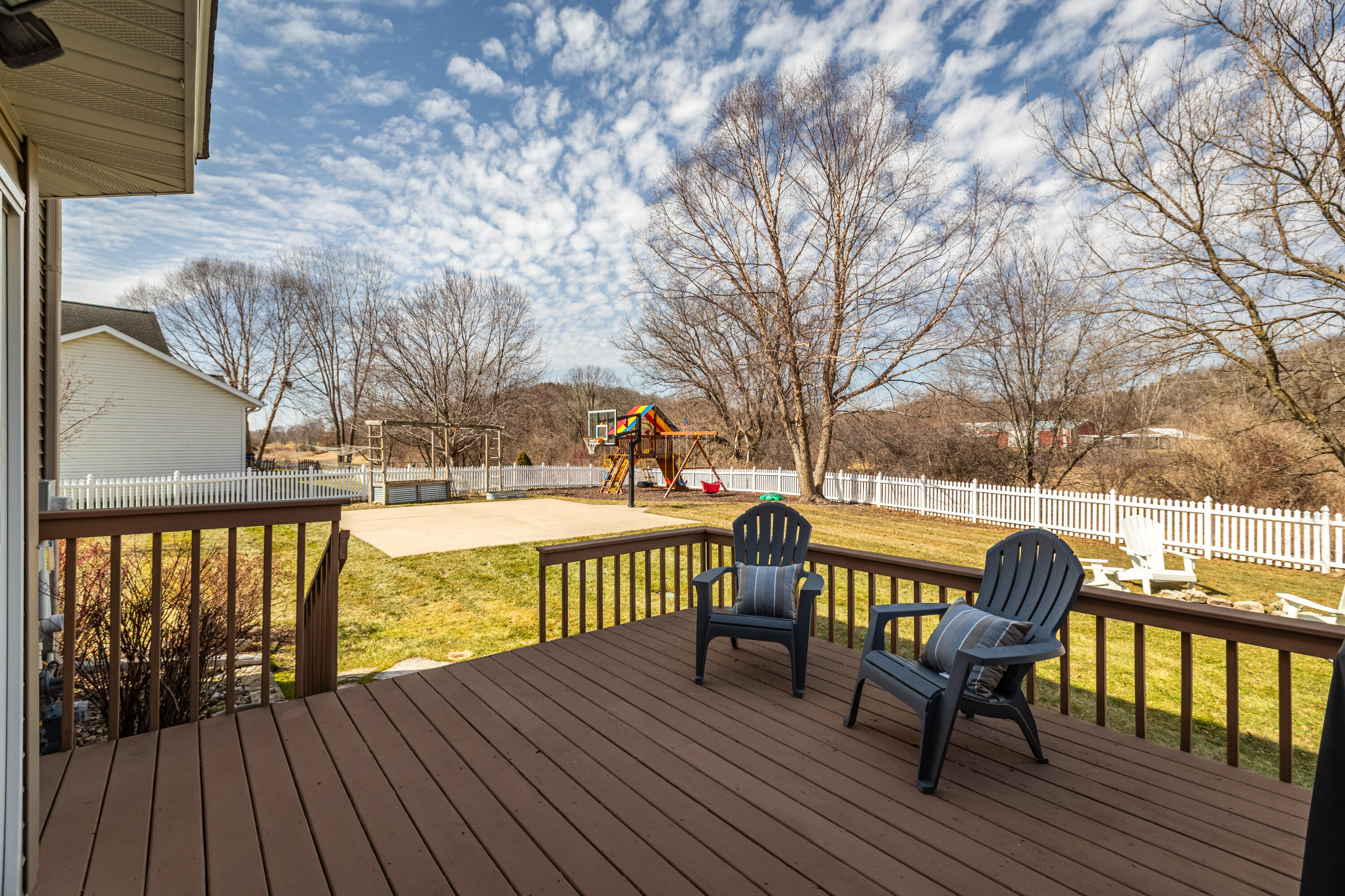 2421 Krause Road Onalaska, WI 54650 - Photo 29 of 31 Deck