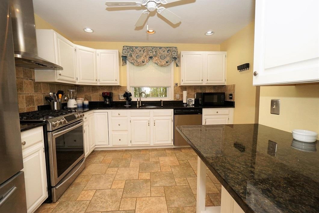 1465 Hooksett Road, Unit 353 Hooksett, NH 03106 - Photo 8 of 40