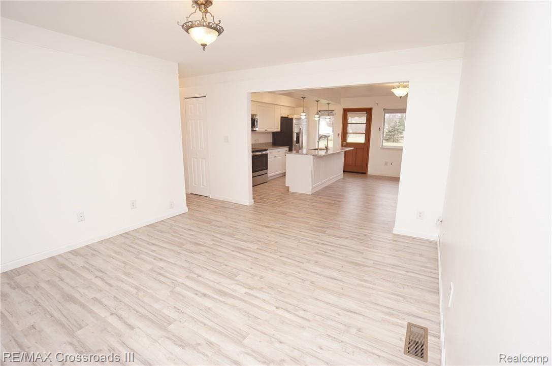 7100 Sheldon Road Belleville, MI 48111 - Photo 9 of 24 DSC09607.JPG
