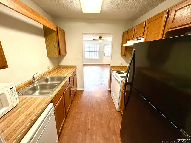 $875 | 4545 Hoeneke Drive, Unit 303, Kirby, TX 78219