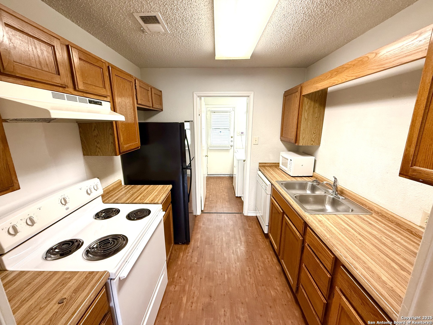 4545 Hoeneke Drive, Unit 303 Kirby, TX 78219 - Photo 8 of 24