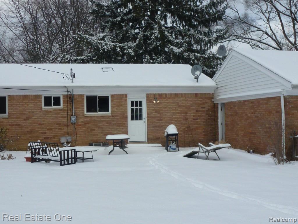 970 Bloomer Road Rochester, MI 48307 - Photo 4 of 30 Amy Birthday 017.jpg