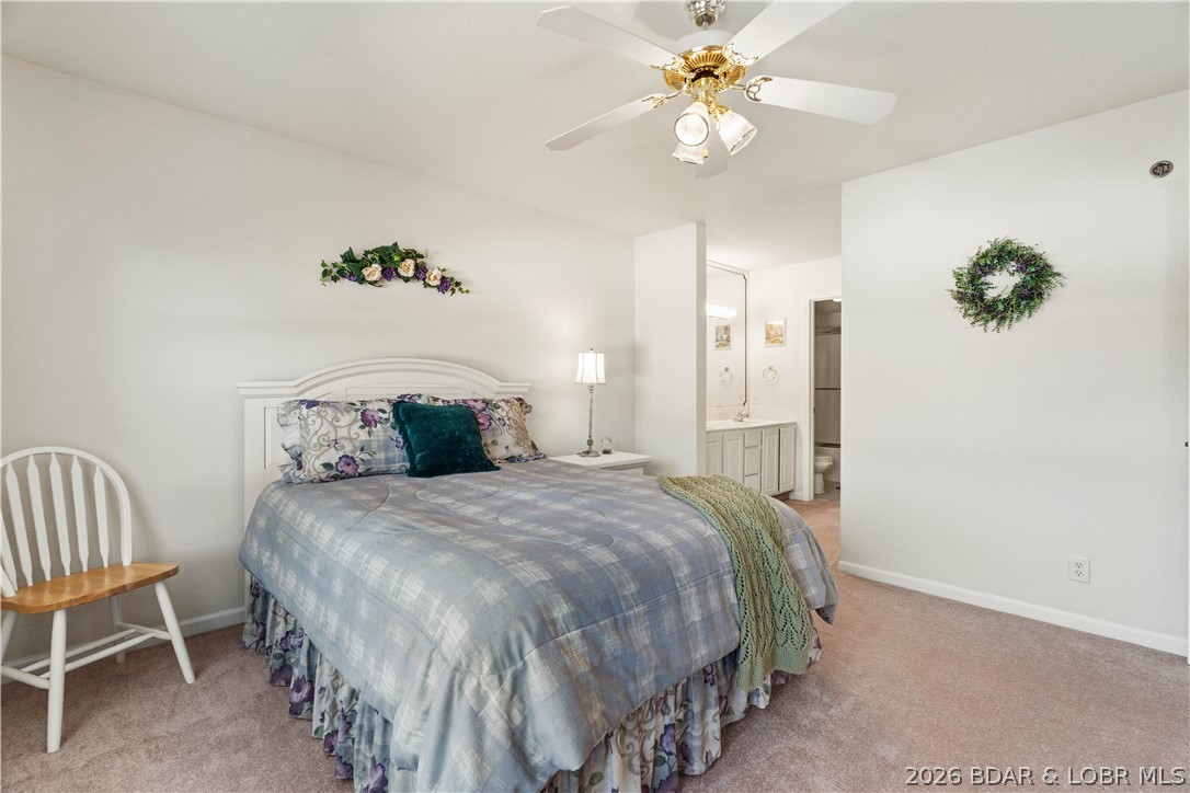 40 Lighthouse Road, Unit 5104 Lake Ozark, MO 65049 - Photo 11 of 36 Main Level Master Suite