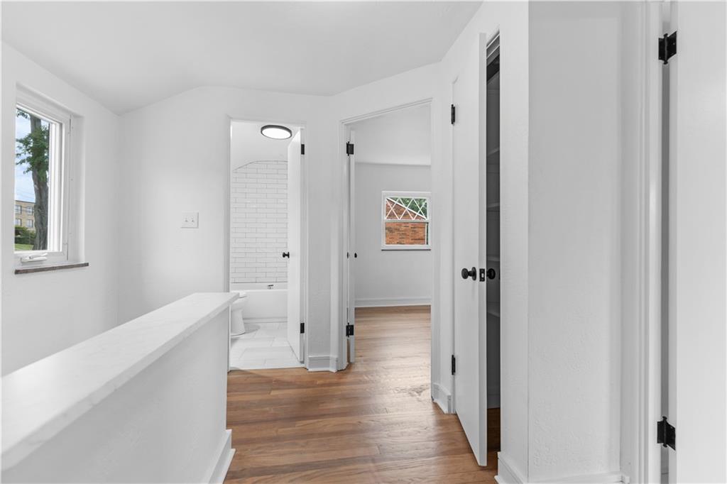 2370 Rose Garden Road Pittsburgh, PA 15220 - Photo 13 of 37 Gallery Image 13