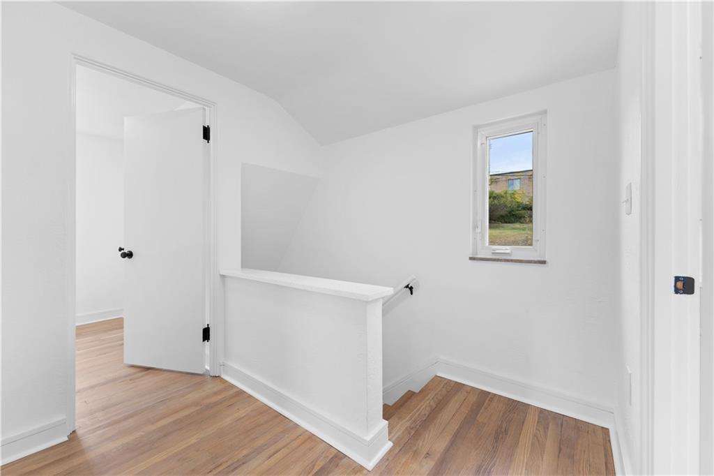 2370 Rose Garden Road Pittsburgh, PA 15220 - Photo 14 of 37 Gallery Image 14