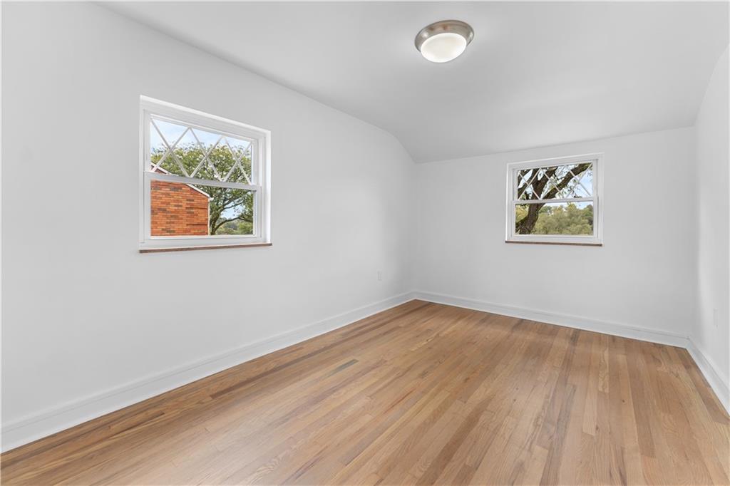 2370 Rose Garden Road Pittsburgh, PA 15220 - Photo 24 of 37 Gallery Image 24