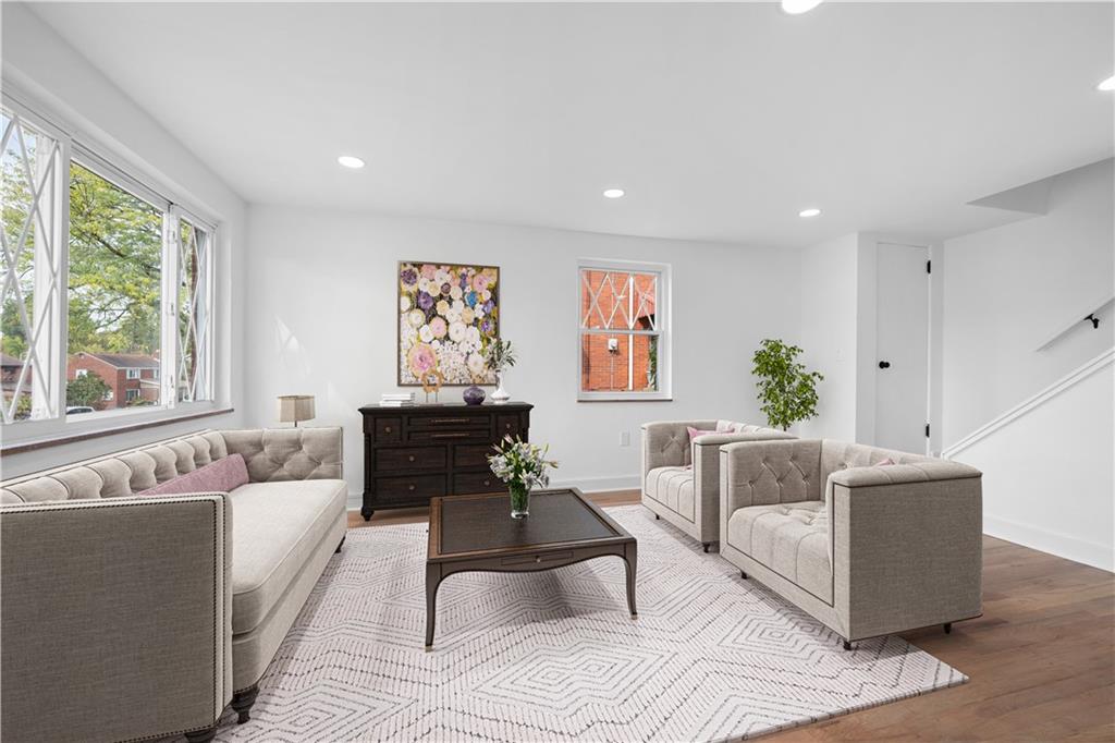 2370 Rose Garden Road Pittsburgh, PA 15220 - Photo 3 of 37 Gallery Image 3
