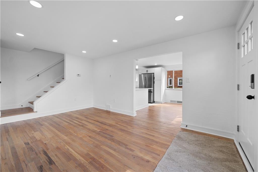 2370 Rose Garden Road Pittsburgh, PA 15220 - Photo 5 of 37 Gallery Image 5