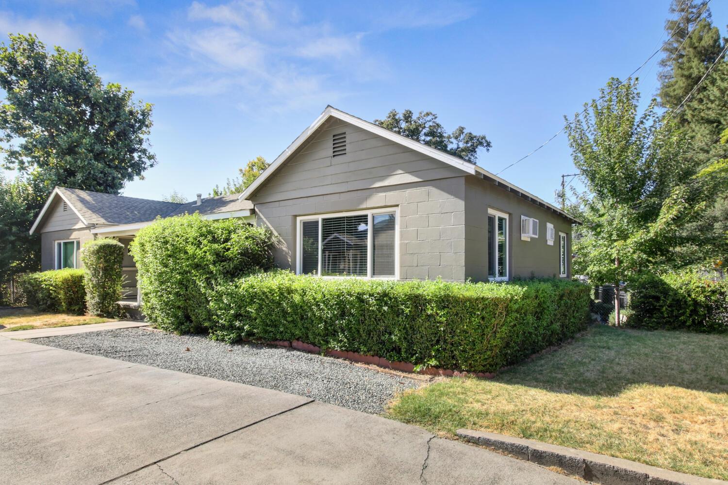 218 Folsom Road Roseville, CA 95678 - Photo 20 of 37 a front view of a house with a yard