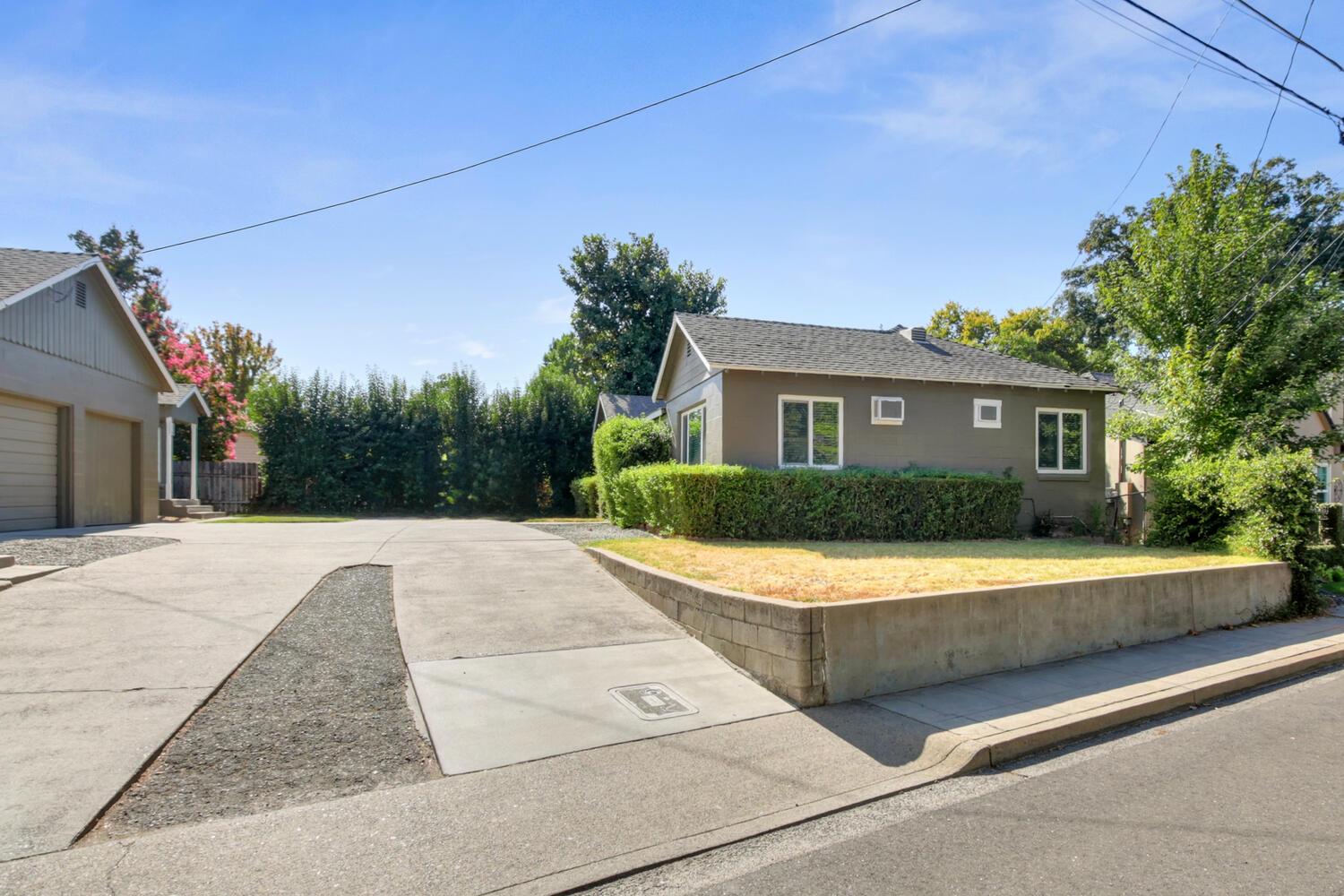 218 Folsom Road Roseville, CA 95678 - Photo 37 of 37 front view of house with a yard