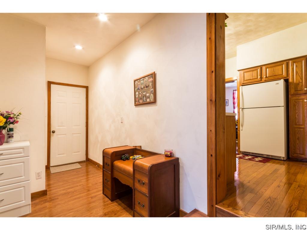 514 South Library Street Waterloo, IL 62298 - Photo 23 of 35