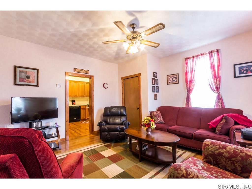 514 South Library Street Waterloo, IL 62298 - Photo 9 of 35