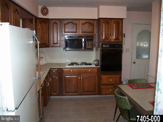 3411 Willow Road Dover, PA 17315 - Photo 10 of 16 Gallery Image 10