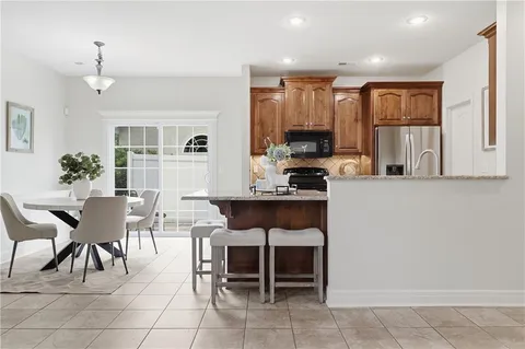 $350,000 | 15602 West 61st Street, Shawnee, KS 66217
