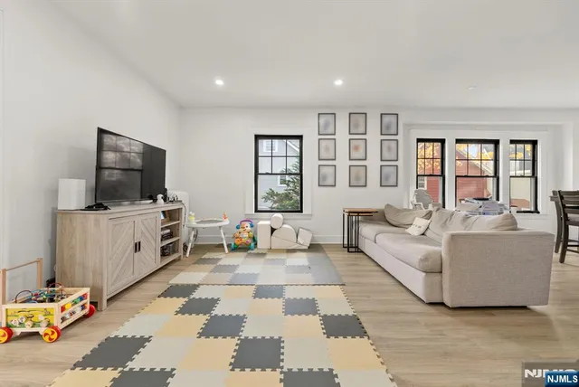 $910,000 | 11 West Gouverneur Avenue, Rutherford, NJ 07070