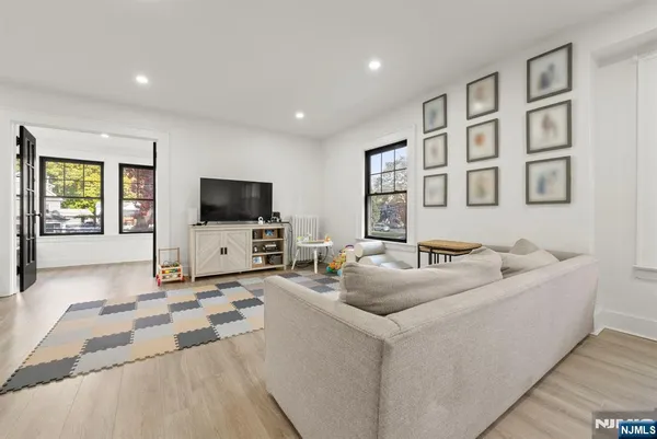 $960,000 | 11 West Gouverneur Avenue, Rutherford, NJ 07070