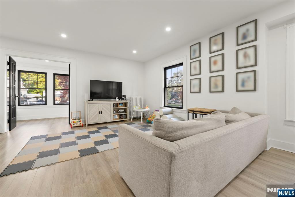 11 West Gouverneur Avenue Rutherford, NJ 07070 - Photo 21 of 45