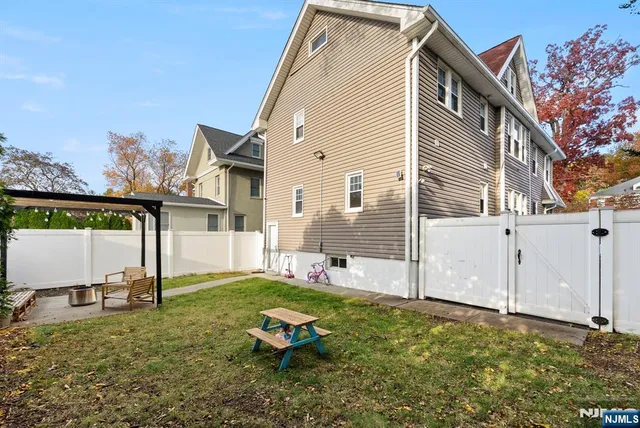 $910,000 | 11 West Gouverneur Avenue, Rutherford, NJ 07070