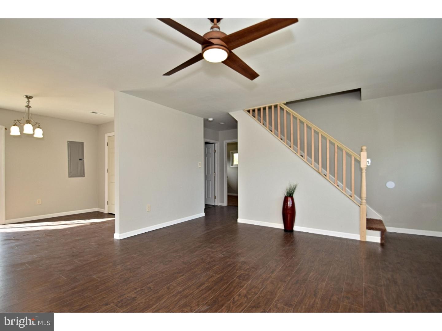 97 Indigo Road Levittown, PA 19057 - Photo 4 of 24 Living Room