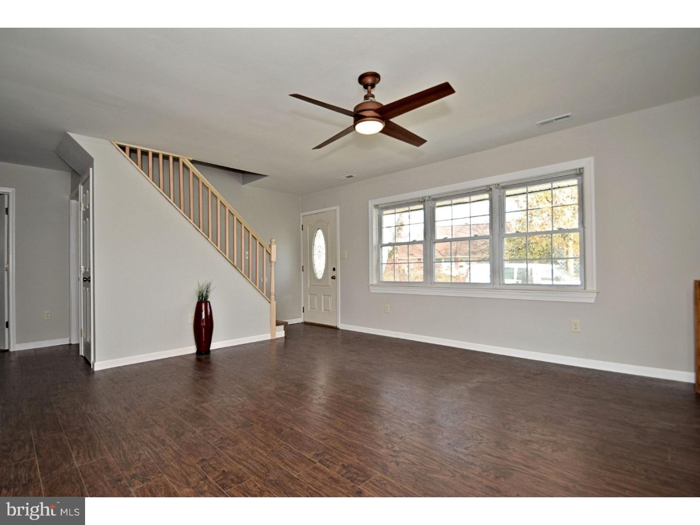 97 Indigo Road Levittown, PA 19057 - Photo 5 of 24 Living Room