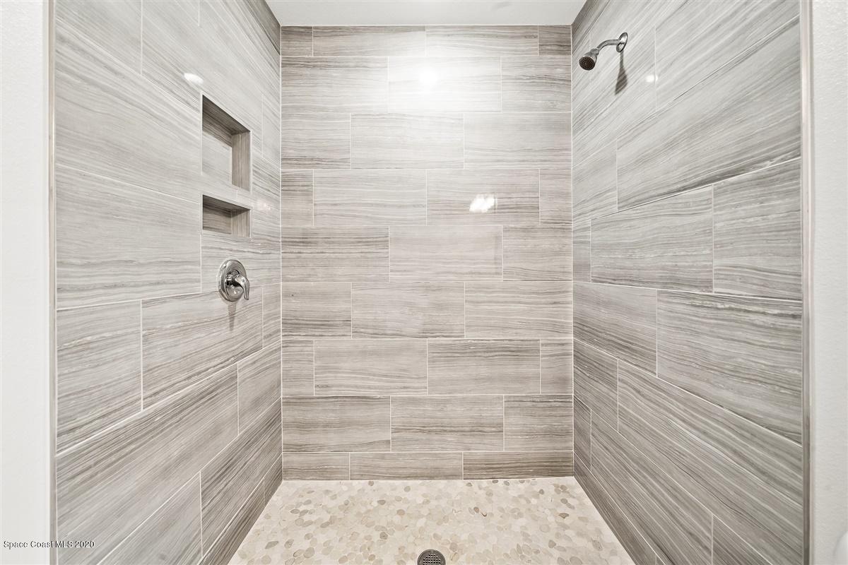 1475 Wakefield Road Southeast Palm Bay, FL 32909 - Photo 13 of 52 sample
